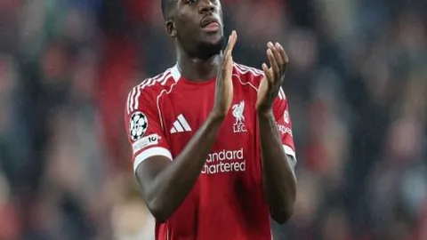 U型场地女子自由式滑雪世锦赛决赛：佐伊问鼎，李方慧摘银